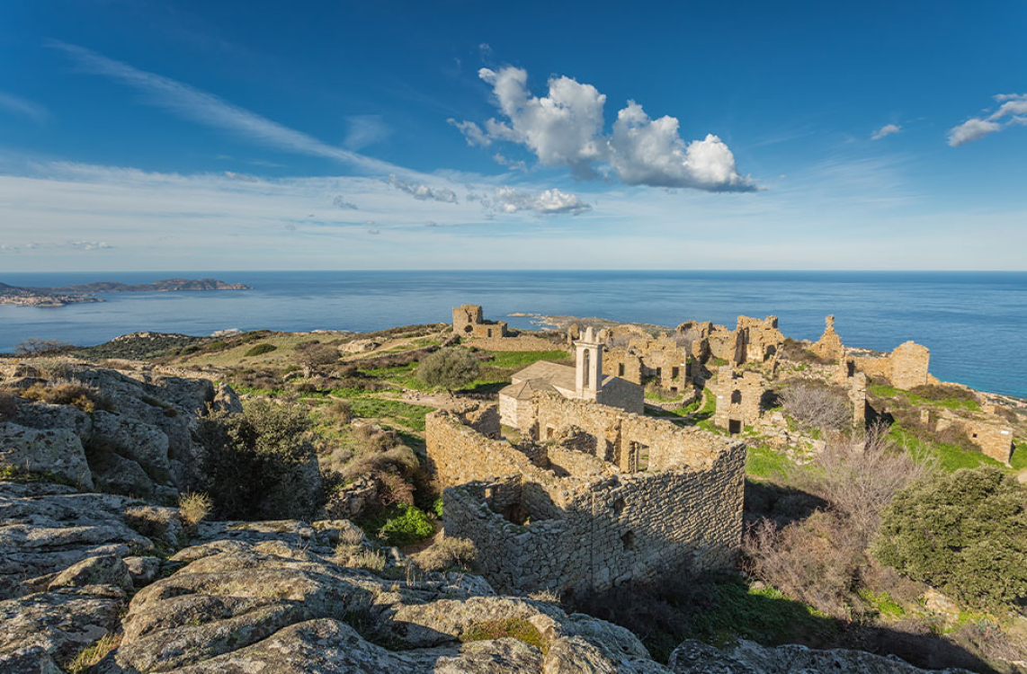 Village d’Occi en Balagne ©iStock/Joningall