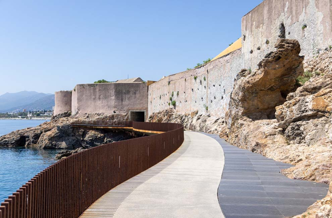 La cittadella Terra Nova, un panorama unico sul Mediterraneo. L'Aldilonda ©ATC.jpg