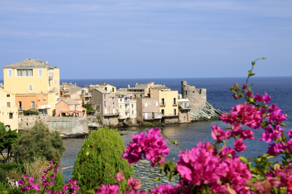 Erbalonga, gioiello del Capo Corso: villaggio di pescatori dal fascino senza tempo ©sylvain alessandri atc