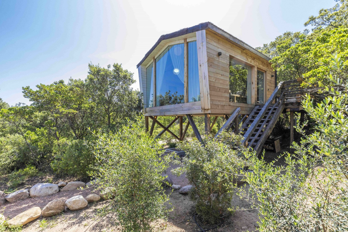 Tree house at the Domaine de Casanghjulina