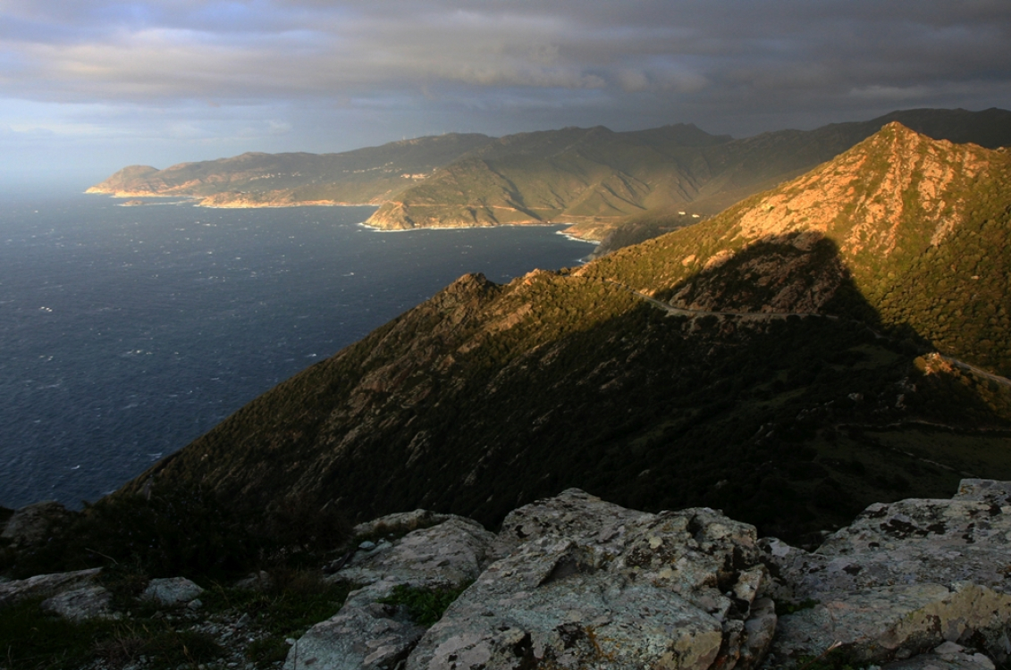 vue-du-cap-corse-depuis-punta-minerviu-tourisme-en-corse