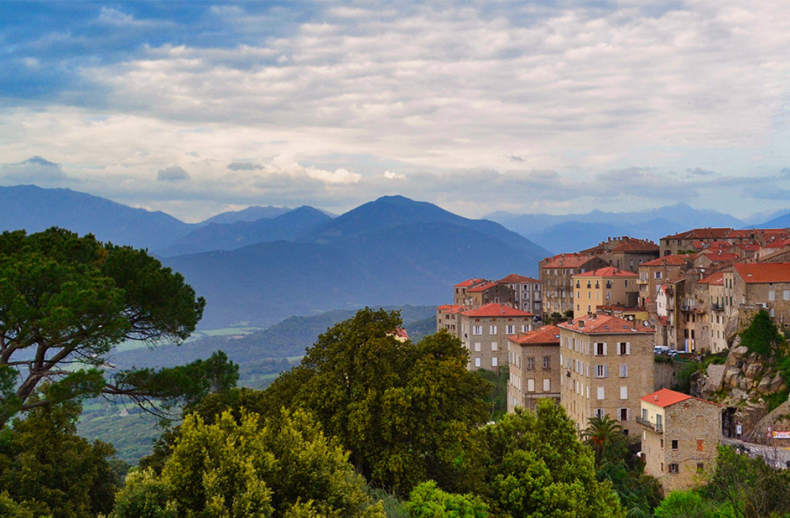 Panoramic view of the village of Sartè