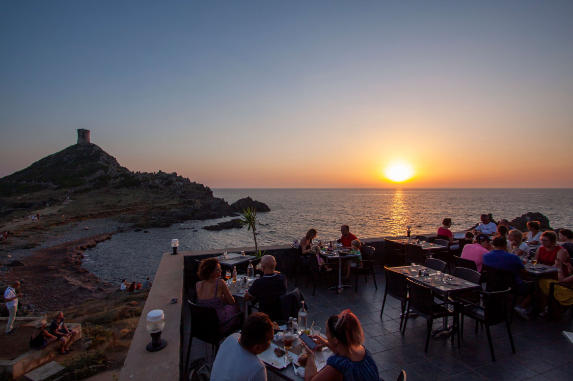 Un diner romantique en Corse ©ATC