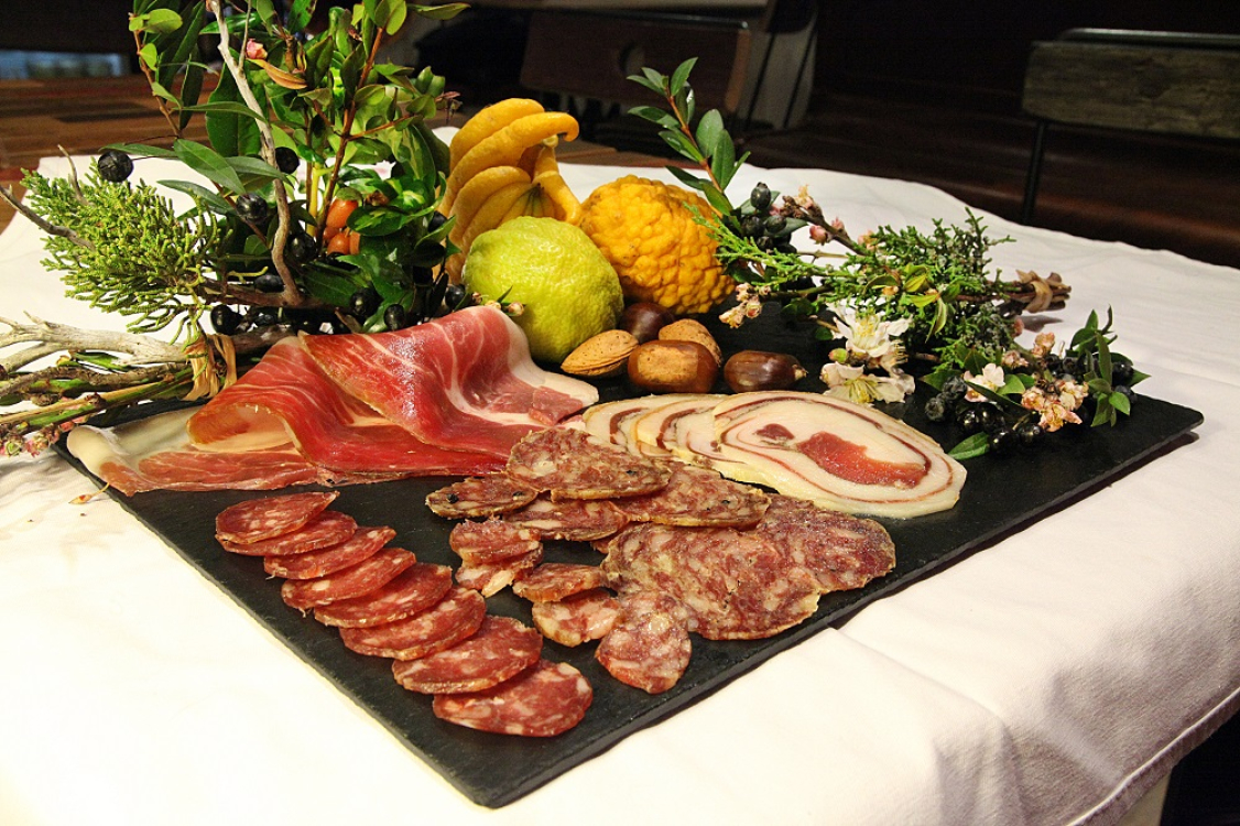 Plateau de charcuterie corse ©ATC