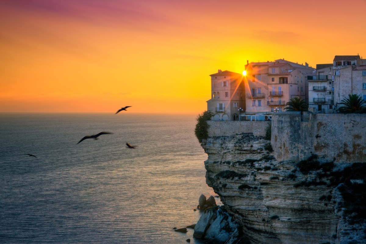 Corse_Bonifacio©AdobeStock_Beboy