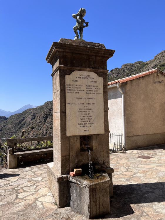 La fontaine au Cherubin de Castellare ©ATC