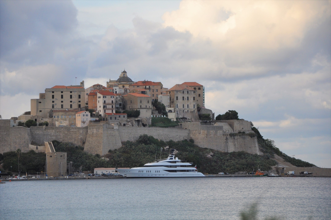 Balagne-train-arrivee-calvi (2)