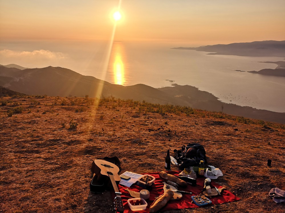 Rando Apéro En Corse Coucher De Soleil Musical Emagazine