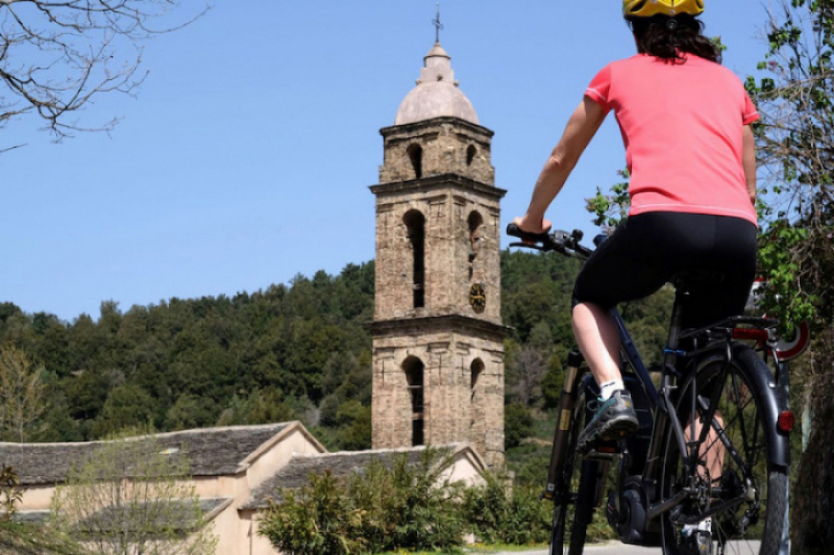 Promenade en vélo ©Corse Orientale