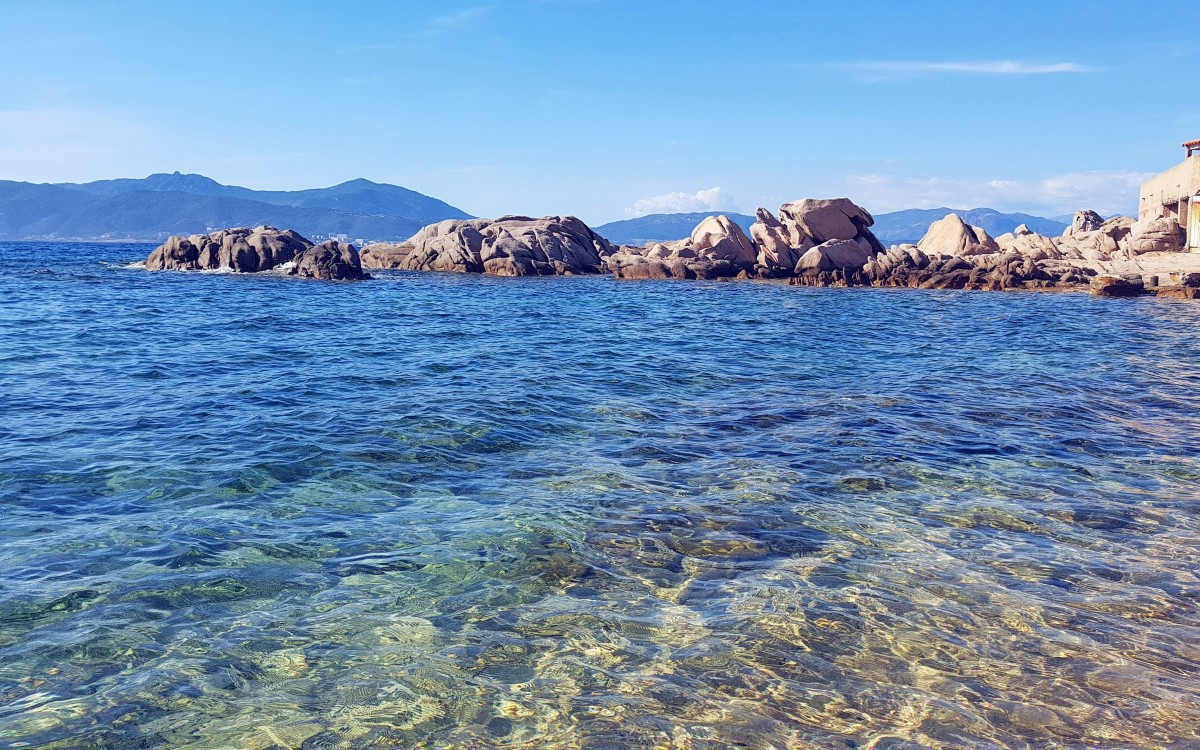 L Isolella Une Plage Familiale Dans Le Golfe D Ajaccio L